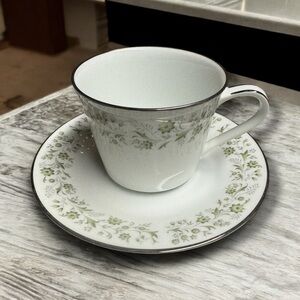 Noritake Wynwood Green & White Elegant Floral 7 Pc Dinner Place Dinner Set Nice